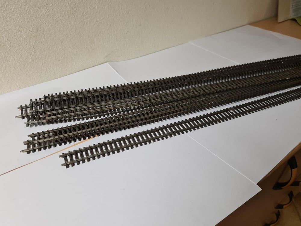 Peco SL-300 Binario Flessibile Con Traverse In Legno Codice 80 Lunghezza 900 Mm Scala N