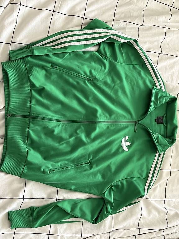 Vestes: Veste Adidas Firebird verte  – D'occasion à Neuchâtel par lou_y97h 1