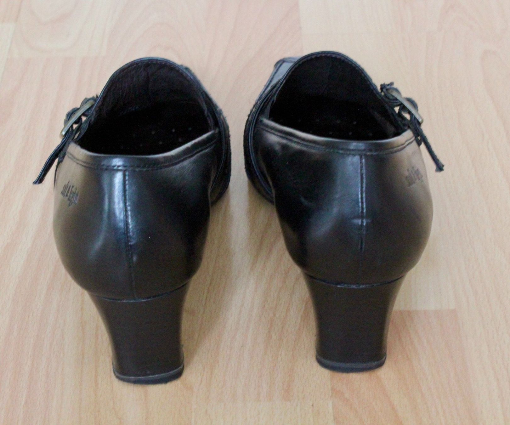 Scarpe da donna: Pumps aus Leder Grösse 6 – Usato da Münchenstein venduto da brigser 3