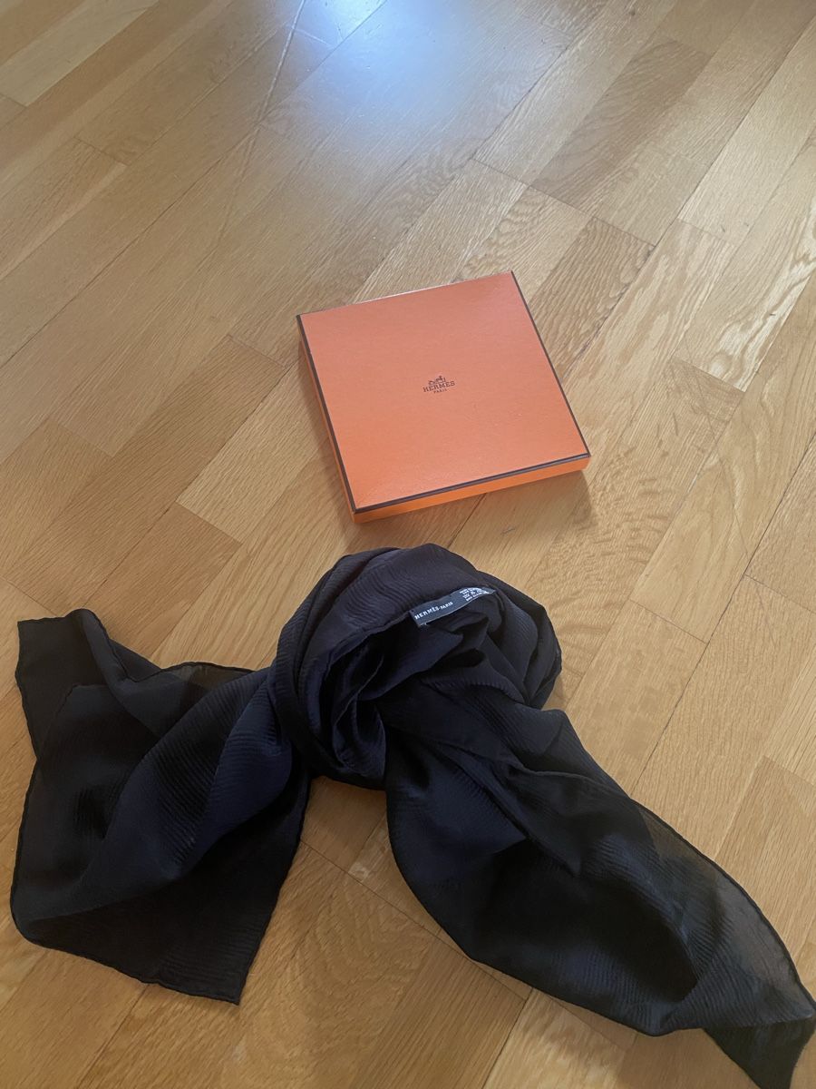 Hermès Foulard & Sciarpe: Hermès Silk Scarf, Black, Pristine Condition, Box Incl. – Nuovo (secondo la descrizione) da Herrliberg venduto da non_5qdb