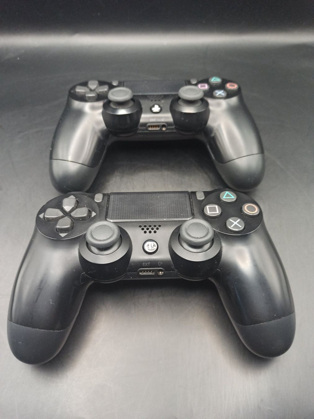 Controller: 2 x Original Controller Sony PS4 Wireless DualShock 4 – Gebraucht aus Oberweningen von mar_87mx