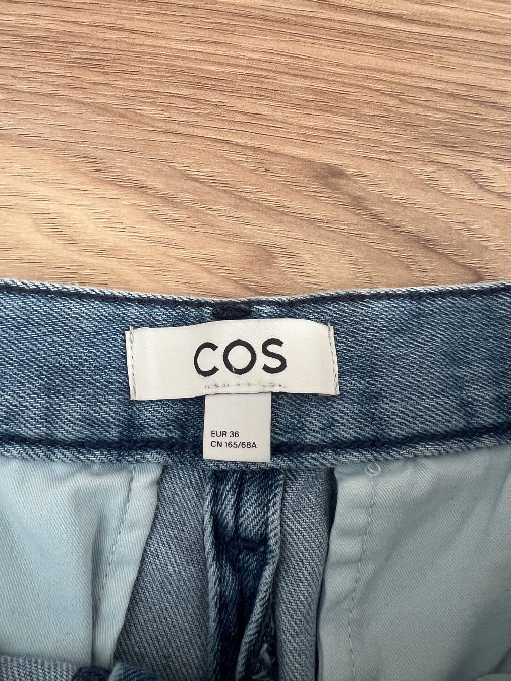 Cos Pantaloni: COS wide leg pants, size 36 – Usato da Arzier Le Muids venduto da oma_w5bq 2