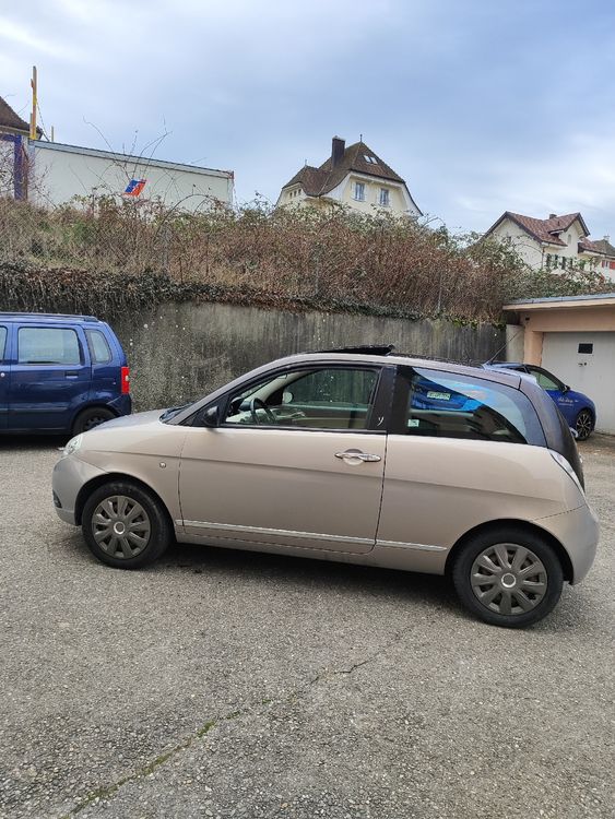 Jolie petite voiture très fiable et économique expertisé du