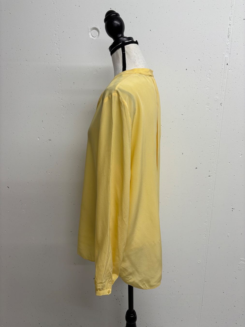 Blusen: MOD Atelier Bluse Gr. 40 aus Seide gelb langarm – Neu (gemäss Beschreibung) aus Regensdorf von secondchancefashion 1