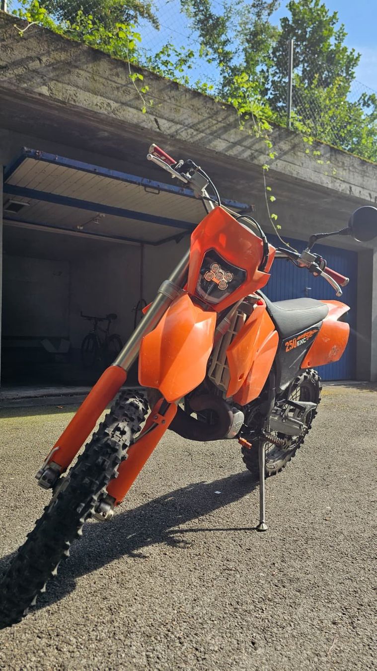 KTM Enduro: KTM 250 EXC Enduro-Motorrad – Usato da Brunnen venduto da Hirm1 2