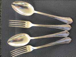 Tafelbesteck Versilbert 90/45 (E PINA THUN ) 4Teile