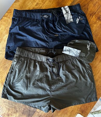2 shorts David Beckham H&M bleu et kaki neufs