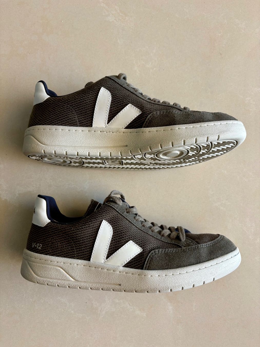 Veja Scarpe da uomo: Veja V-12 Sneaker Olive White EUR 42 – Nuovo (secondo la descrizione) da Sutz venduto da adrian.kaeser 3