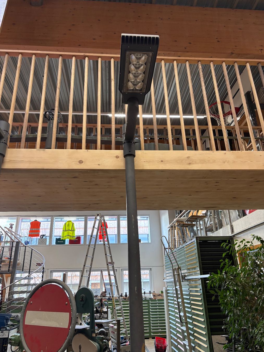 Lampen: 1x Industrielle LED Aussenleuchte, Strassenlampe, Laterne – Gebraucht aus Winterthur von ReUse_Baumarkt 1