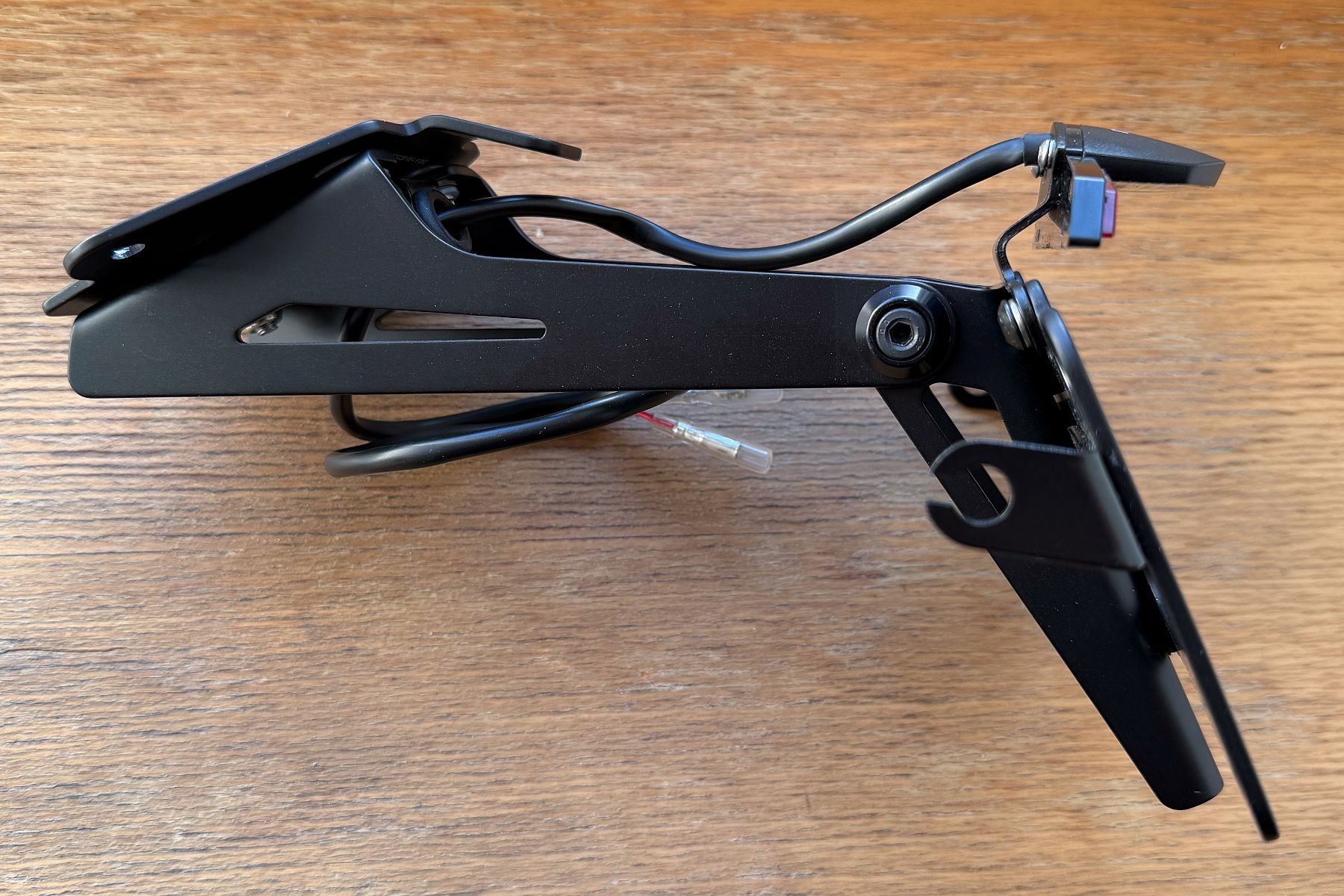 Aprilia Alle Motorradersatzteile: Support de plaque aprilia 1100 RSV4 / Tuono V4 (2021-2024) – Gebraucht aus Belfaux von tmail