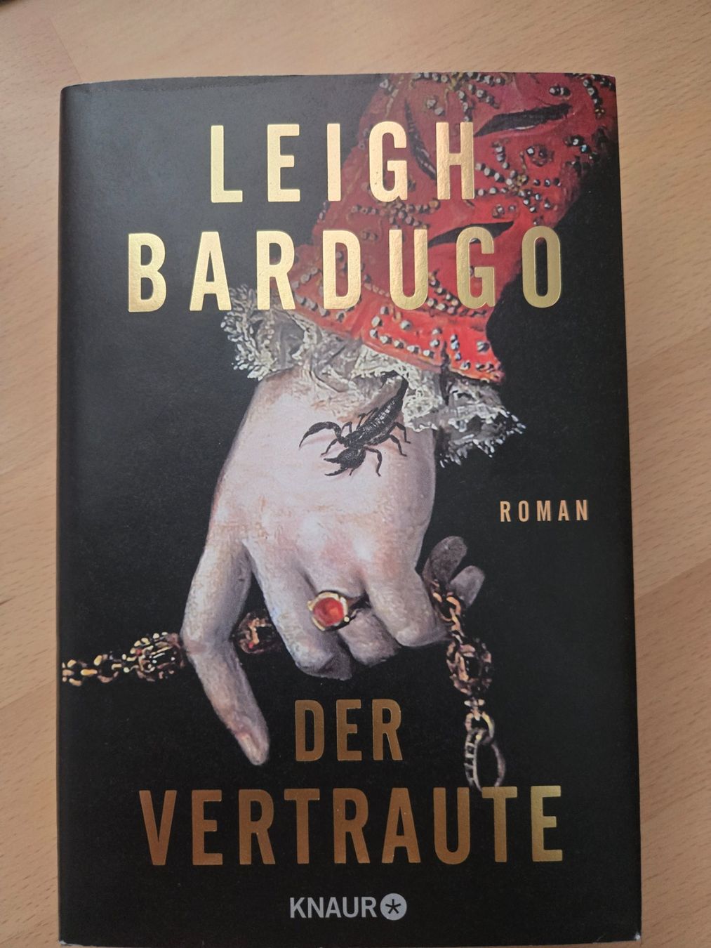 Libri: Leigh Bardugo - Der Vertraute – Usato da Dürnten venduto da Nathi_11