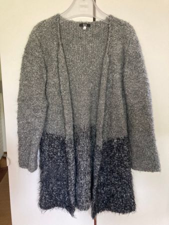 Biba Strickmantel, Grösse M, Grau-Schwarz - Kuschelig