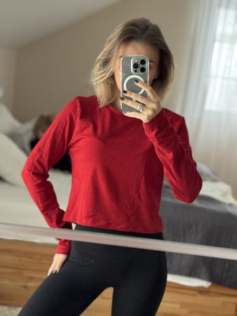Strаdivаrius long sleeve top, size L, red. Autumn offer