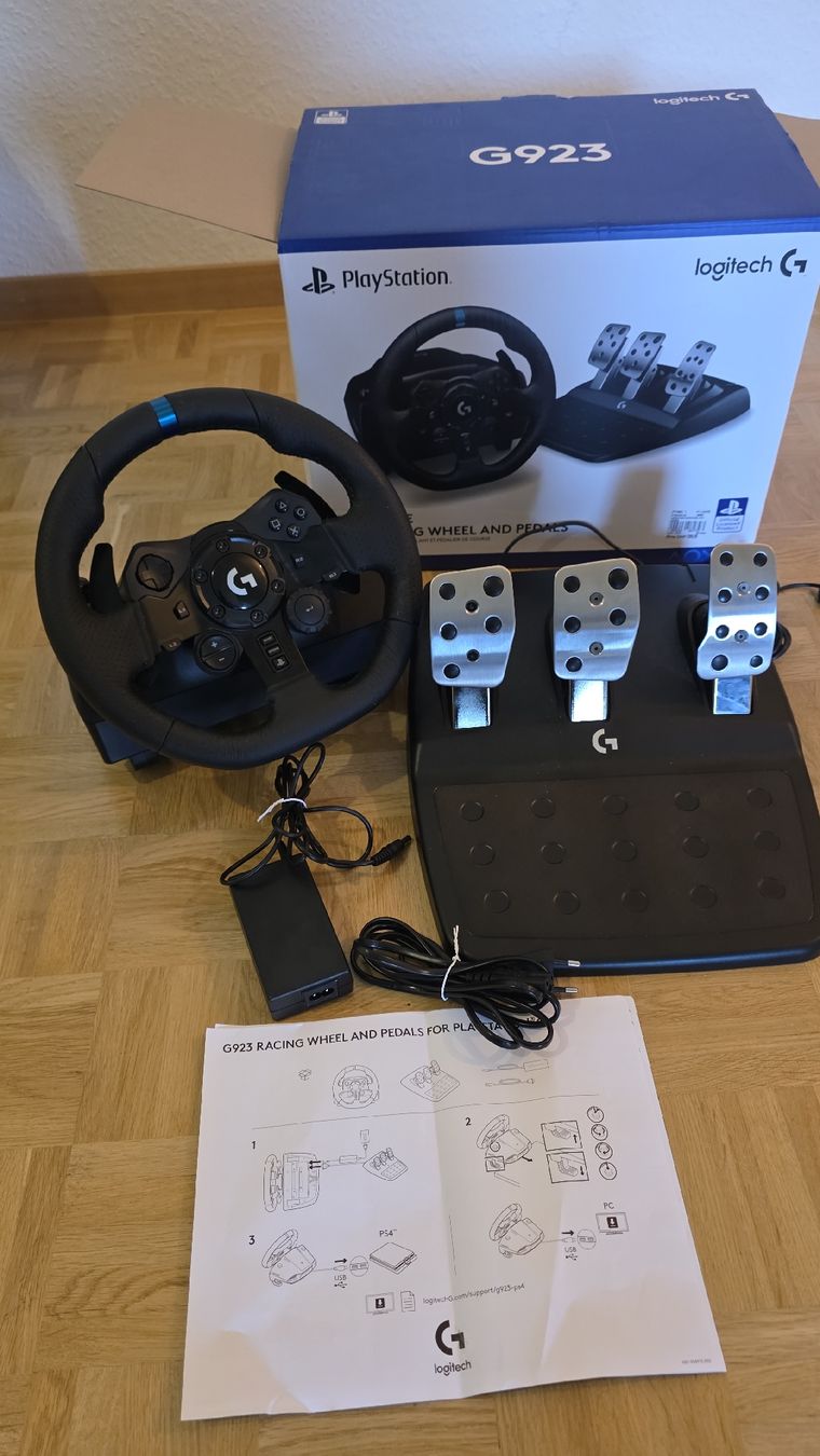 Logitech Manettes: Logitech G G923 Trueforce Playstation PC – D'occasion à Meyrin par pau_7gks 1