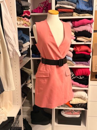 Zara Kleid, Gr. M, neuwertig, lachsfarben, perfekt für Fr...
