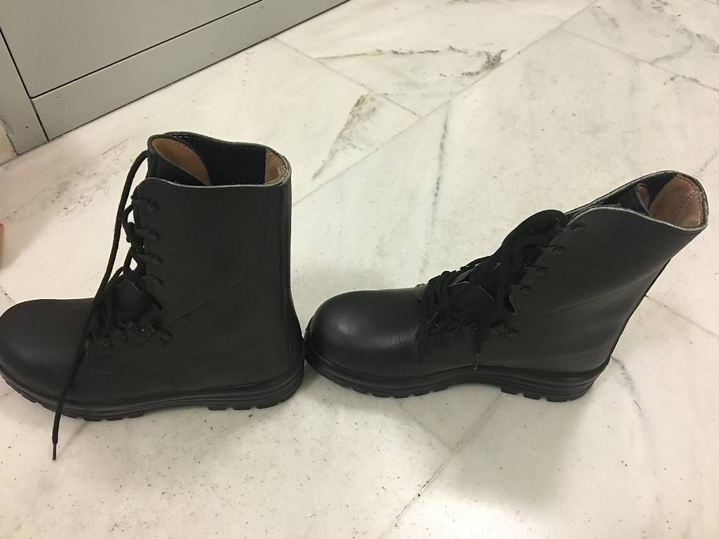 Herrenschuhe: Schweizer Armee Kampfstiefel - ungetragen – Gebraucht aus Zug von BT6300