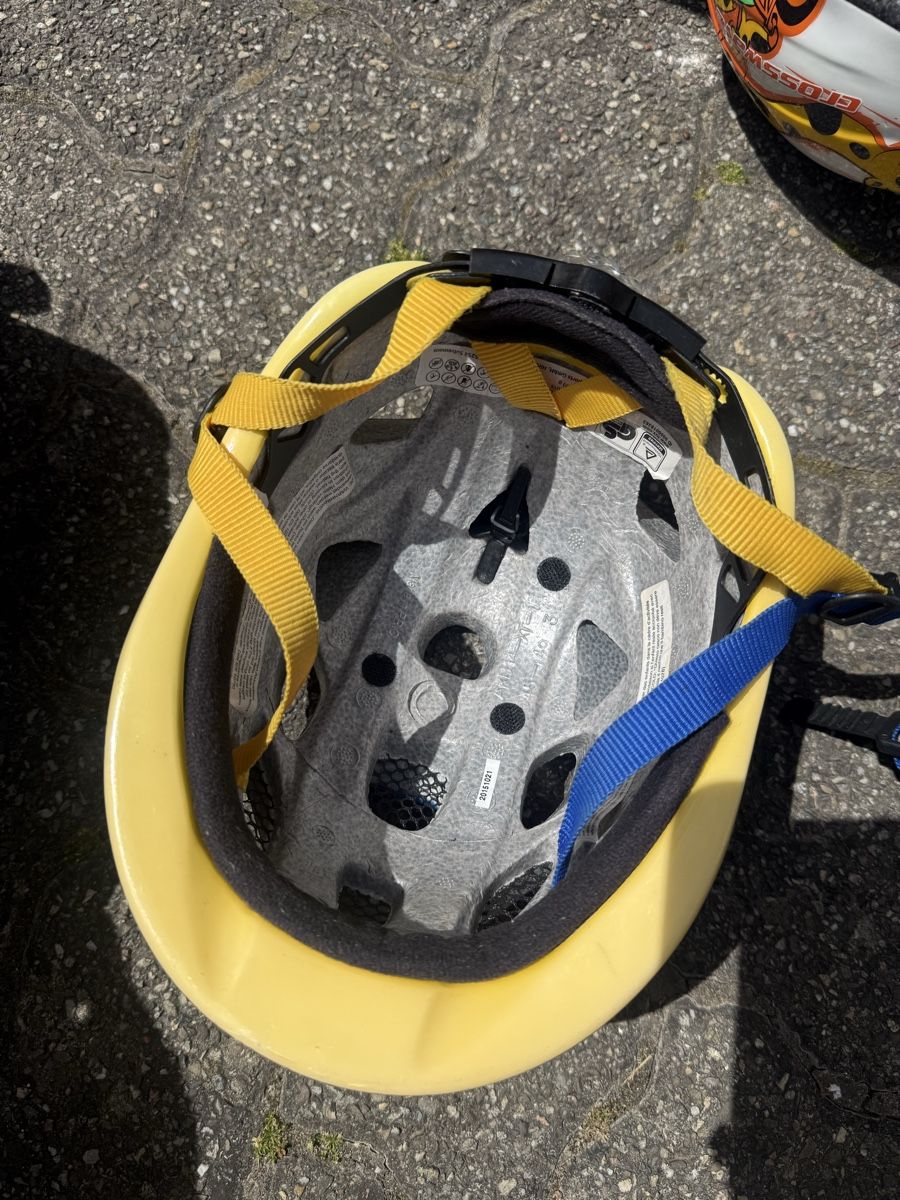 Caschi: Kindervelohelm mit Licht – Usato da Reinach BL venduto da Delonie 1