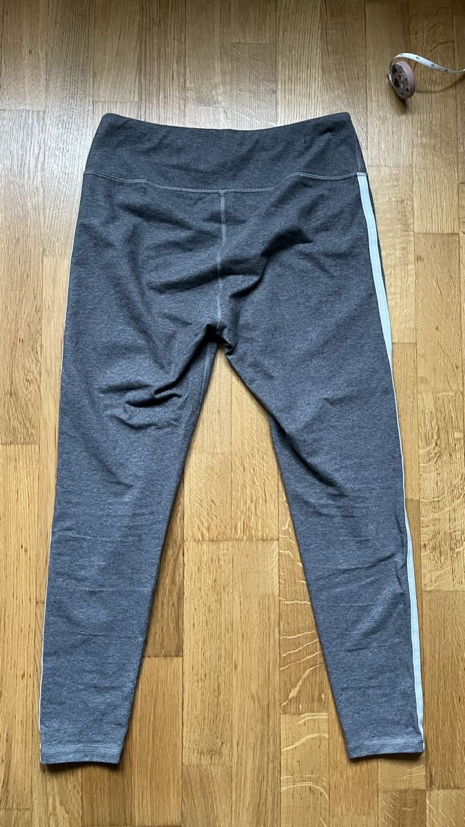 Under Armour Pantaloni: Leggings Under Armour L – Usato da Zürich venduto da vhaav1510 1