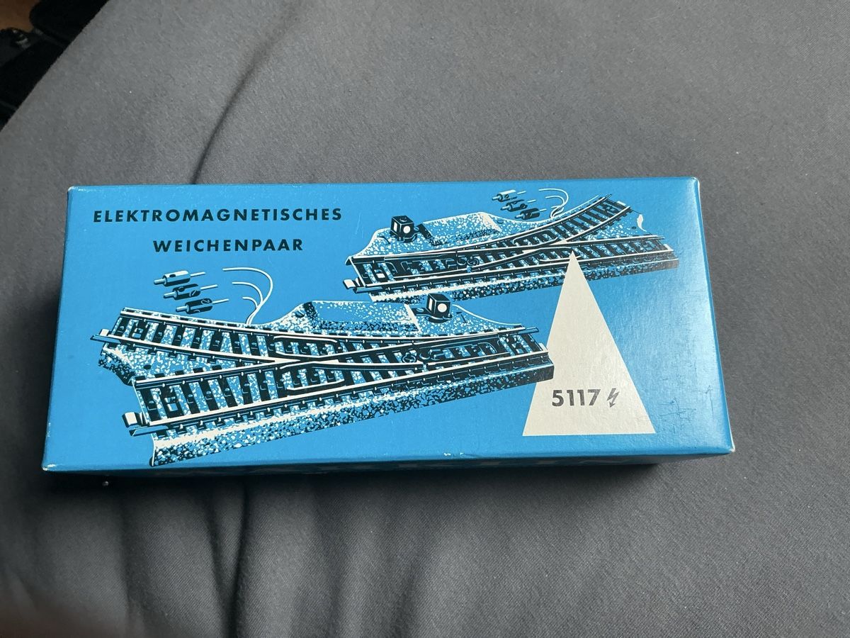 Märklin Trains électriques: Märklin M Gleis Weichenpaar – D'occasion à Theilingen par Theil.96