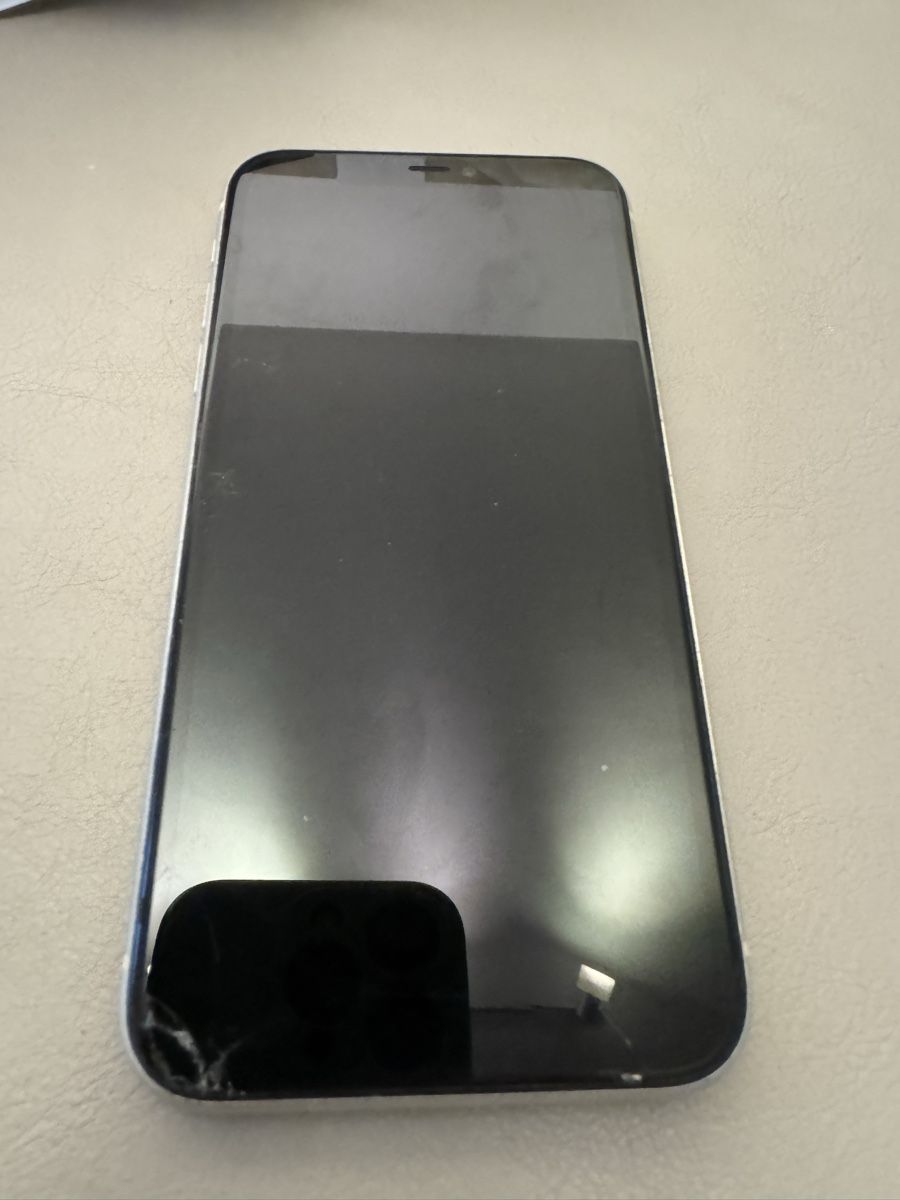 Apple Handys / Smartphones: Apple iPhone 11 – Defekt aus Adliswil von Busys