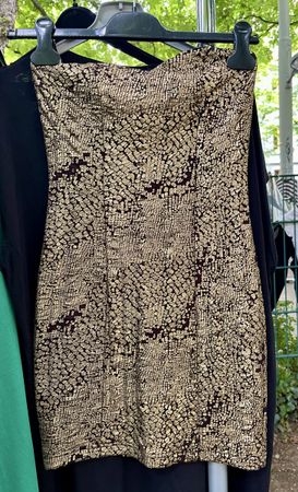 AMISU MINIKLEID GOLD-SCHWARZ 34