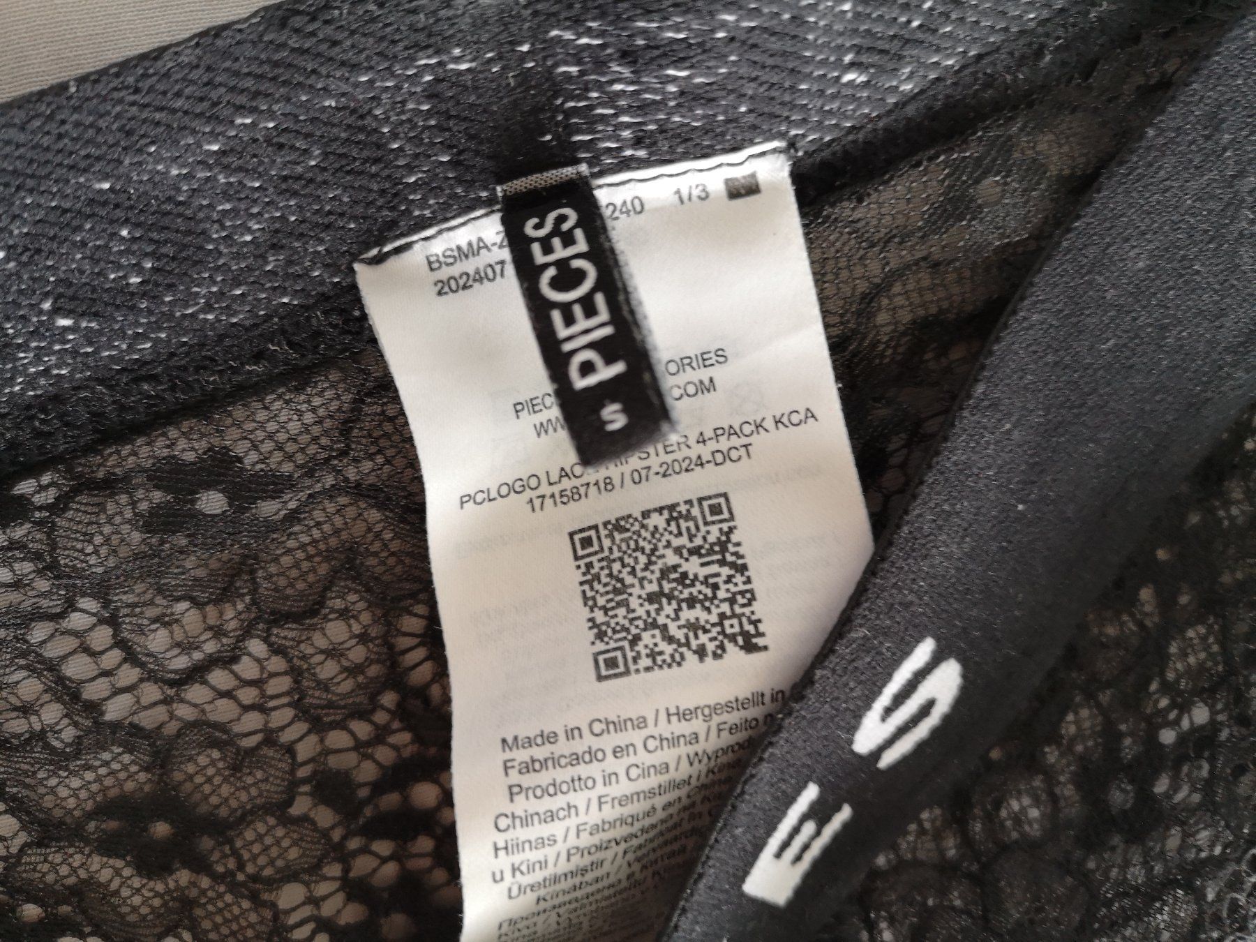 Pieces Altra biancheria intima: Schwarze Spitzen-Hipster von PIECES, Gr. S – Usato da Otelfingen venduto da len_x8cg 2
