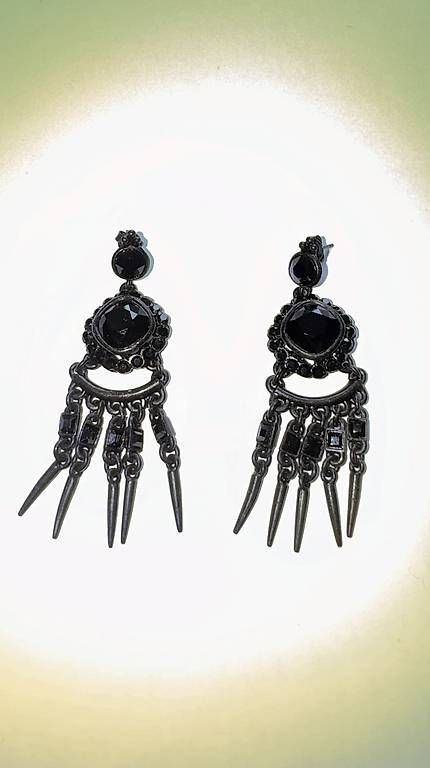 Orecchini pendenti & Orecchini a lobo: Schwarze Ohrringe von Pompidou – Usato da Cham venduto da anaidaschmid 1