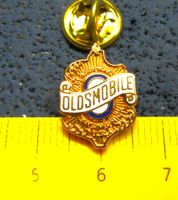 OLDSMOBILE AUTO LOGO PIN GEPRÄGT GOLDIG VINTAGE OLDTIMER