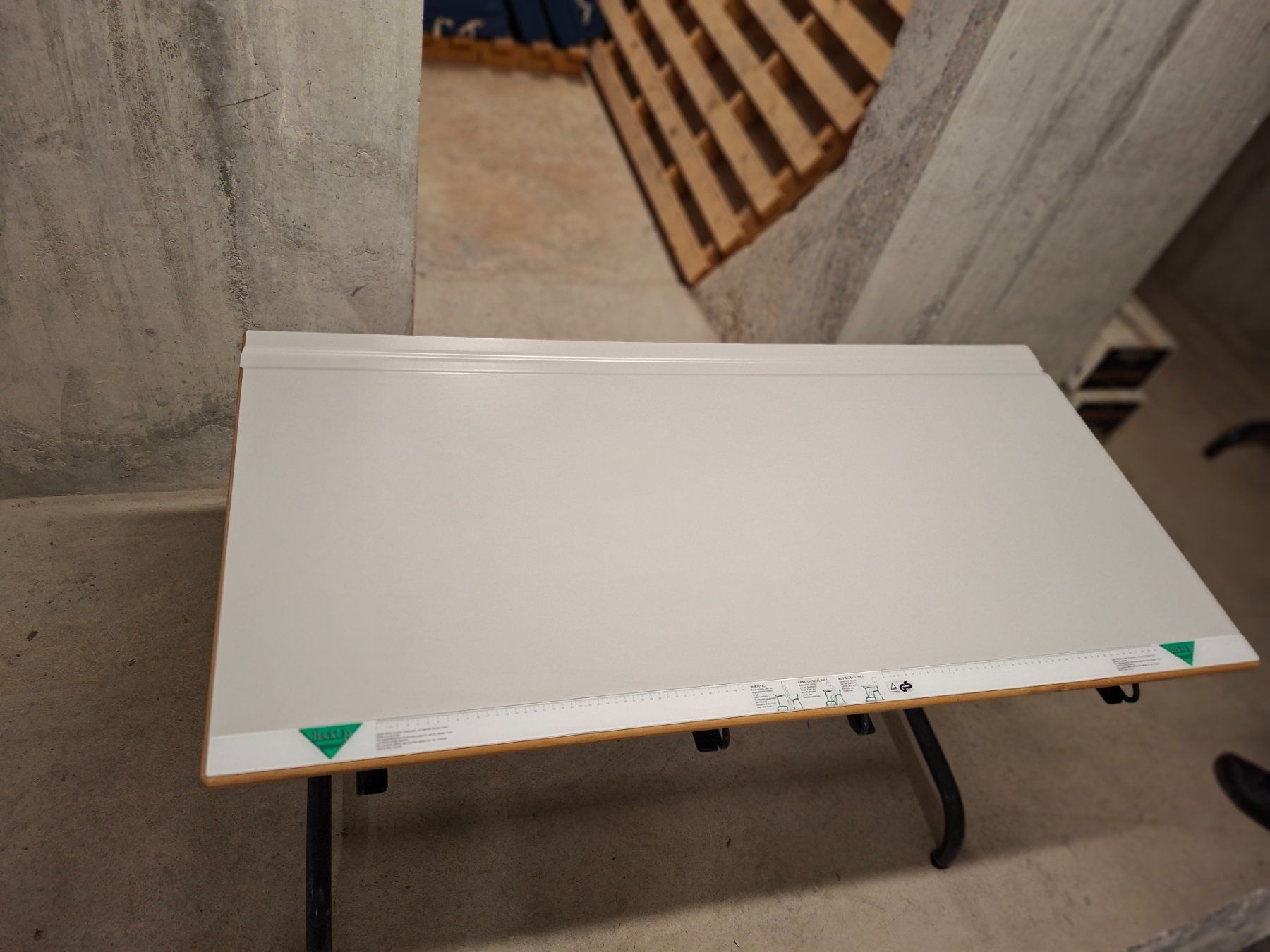 Tables: Schulbank – D'occasion à Herisau par aawwaass 1