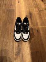 Nike Air Force 1 Schwarz Weiss Grösse EU 42.5 guter Zustand