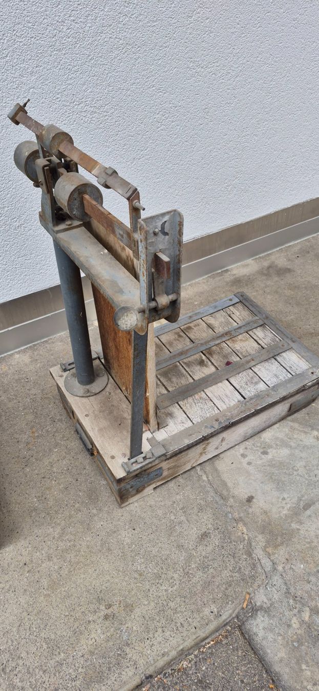 Balances et poids: Antike Waage – D'occasion à Oberburg par sewil