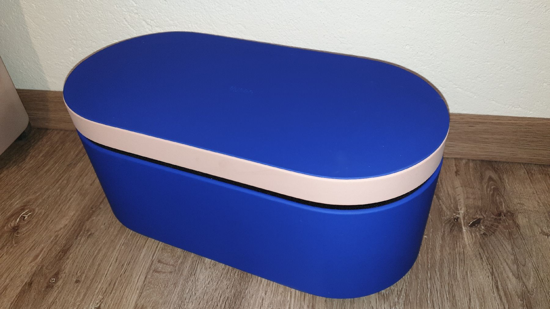 Lettini & sedie per cosmetici: Box Dyson Blau Zubehor Haar oder Kosmetik – Usato da Saxonne (Ayent) venduto da SnowRoof