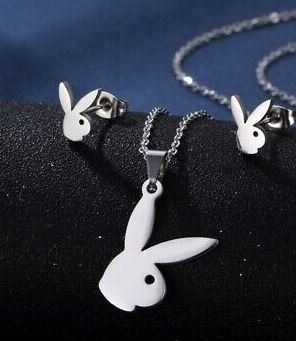 Sonstiger Schmuck: Rabbit Lapin Playboy Bunny: 1 set bijoux – Neu und originalverpackt aus Lutry von kylab7