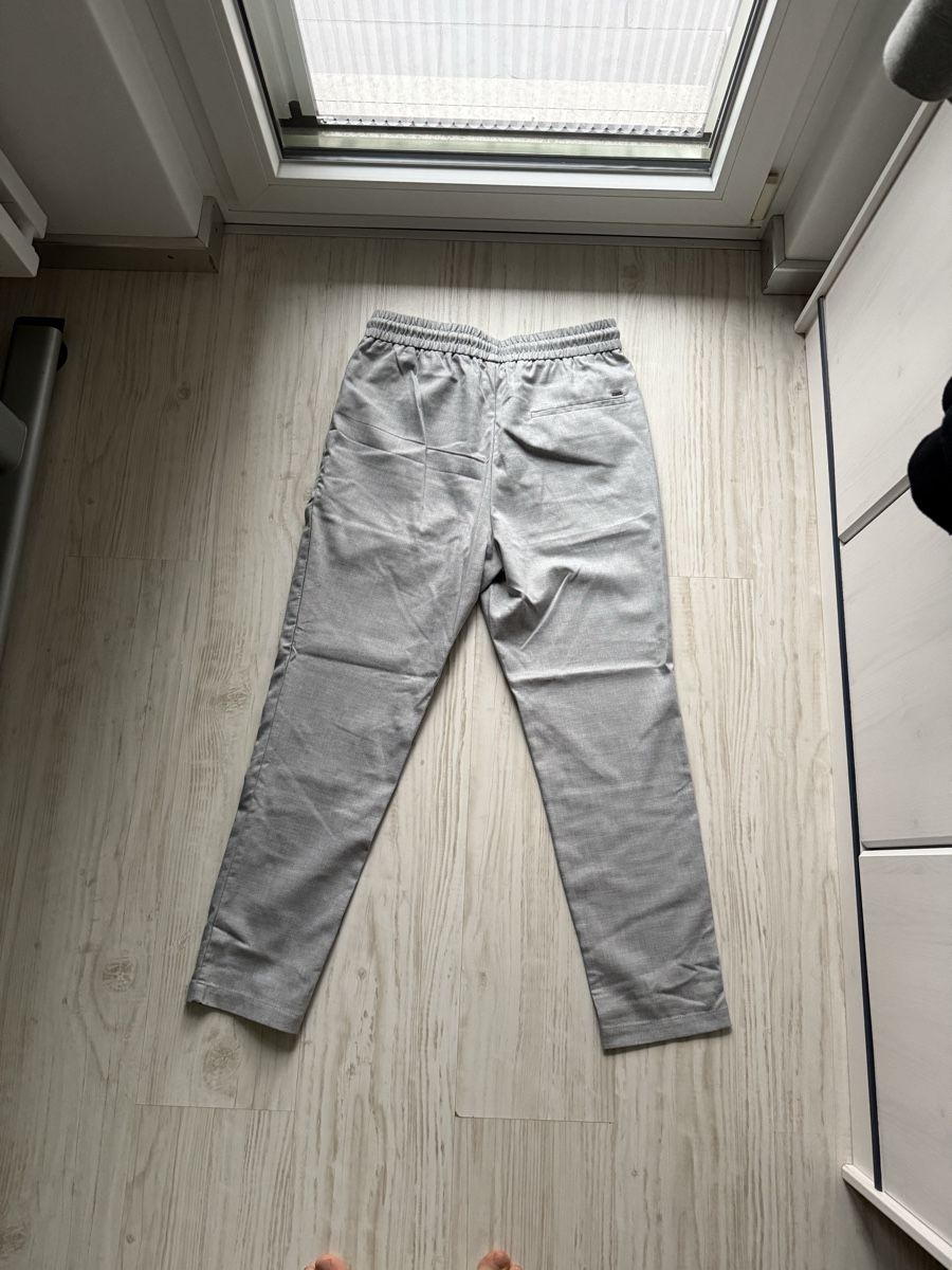 Hosen: Only & Sons Light Grey Cropped Trousers – Neu und originalverpackt aus La Tour de Peilz von bau_sm8d 3