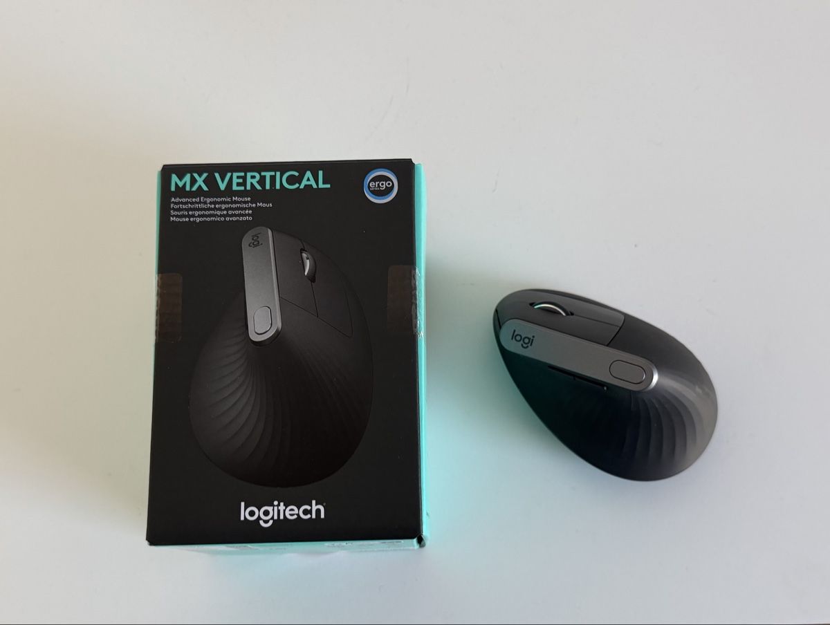 Logitech Maus: Logitech MX Vertical Maus neuwertig mit OVP – Gebraucht aus Wettingen von goalgetter09