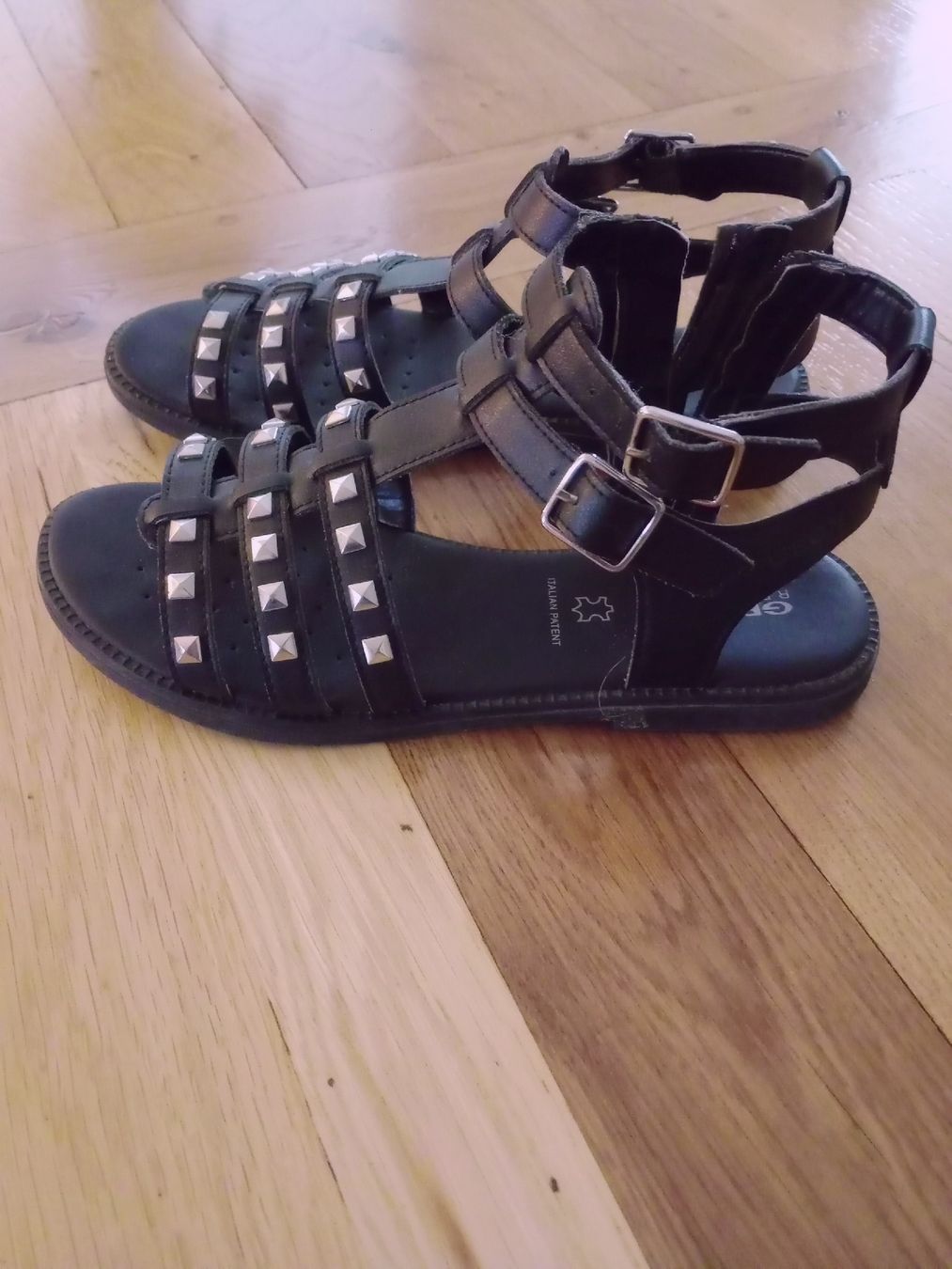 Geox Scarpe per ragazze: Geox Sandalen, schwarz, Gr. 35 – Usato da Castel San Pietro venduto da misha05