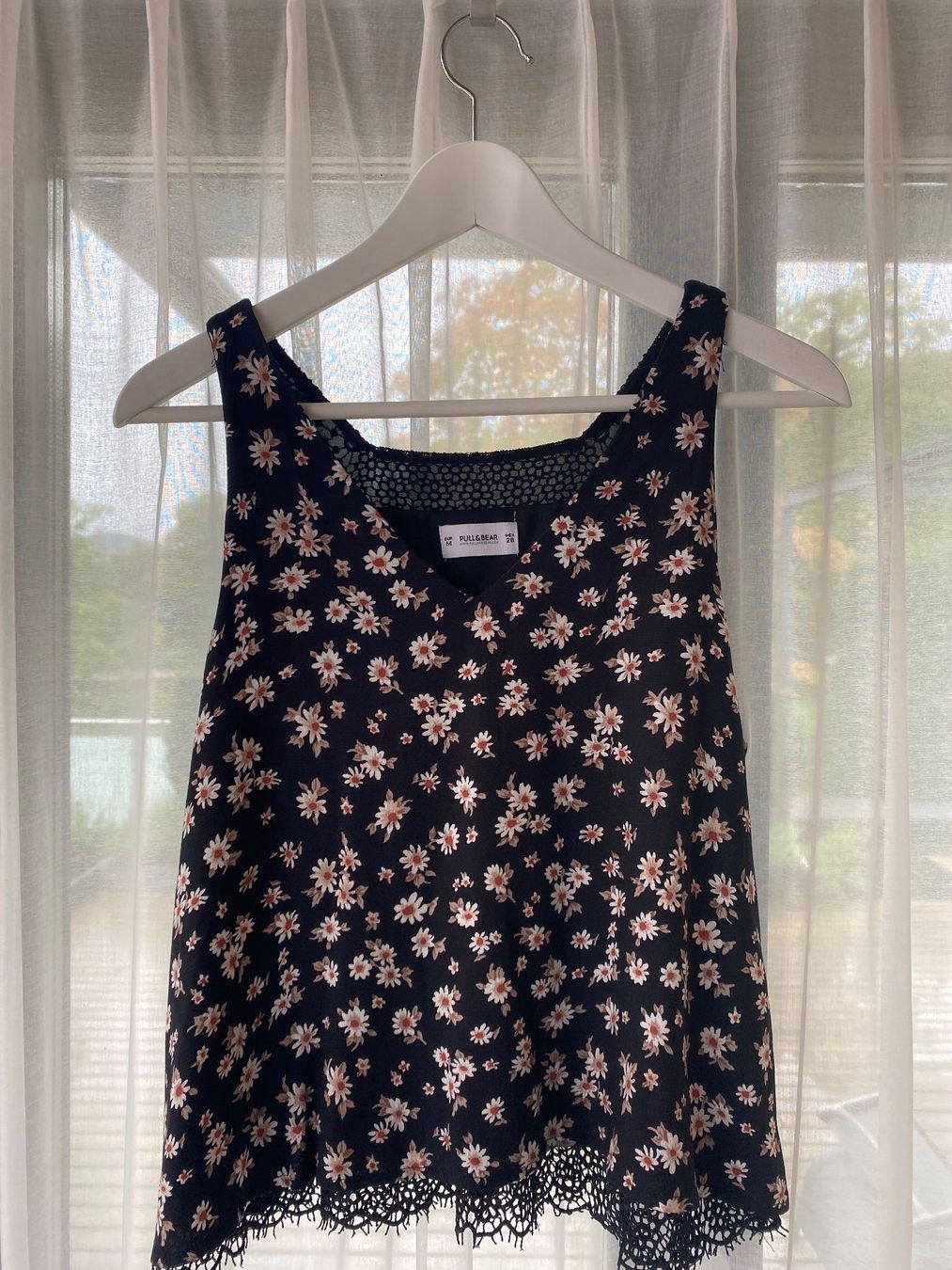 Top: Top mit Blumenmuster von Pull and Bear Gr. M – Nuovo (secondo la descrizione) da Seewen SO venduto da HappyHappyHappy
