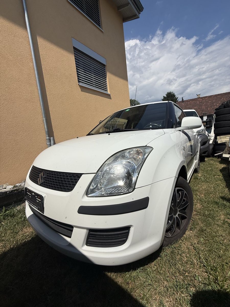 Suzuki Autos: Suzuki swift 1.3 ab 1.-CHF – D'occasion à Lüchingen par chb_8mm8