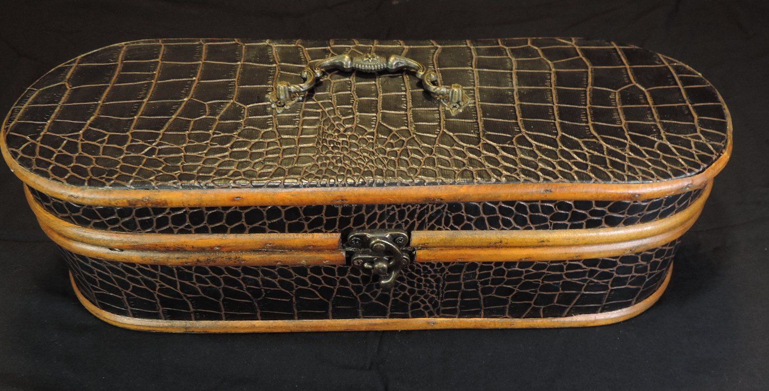 Valigie: Vintage-Box mit Kroko-Muster, Spanbox – Usato da Duggingen venduto da doogbua