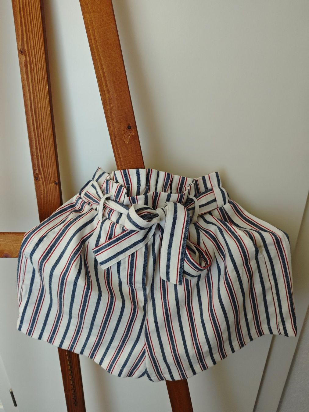 Pantalons: Short – D'occasion à Hermenches par kar_zj5h