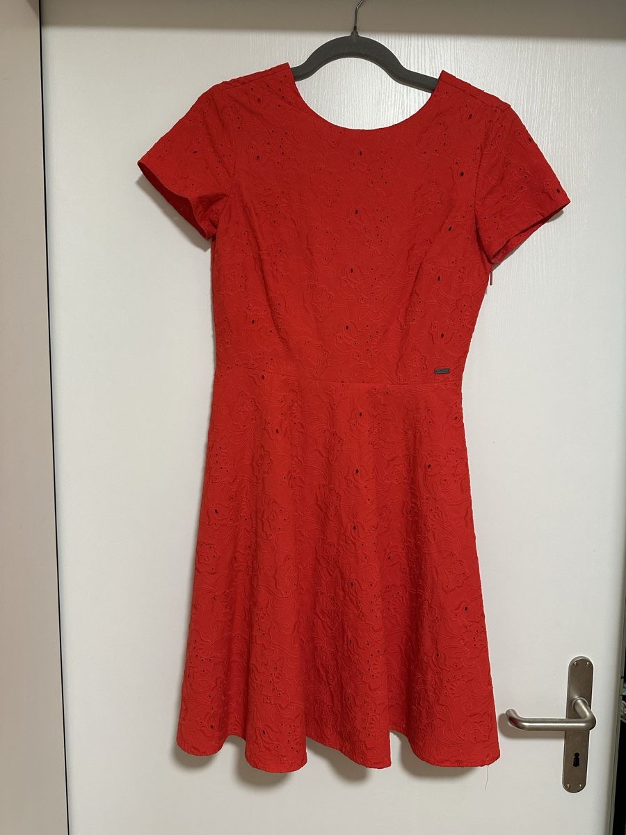 Armani Vestiti: Armani Kleid Rot US-Grösse 2 – Nuovo (secondo la descrizione) da Berikon venduto da sar_9zg5