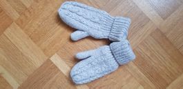 Strickhandschuhe grau mit Zopfmuster, gefüttert, Gr. 74/80