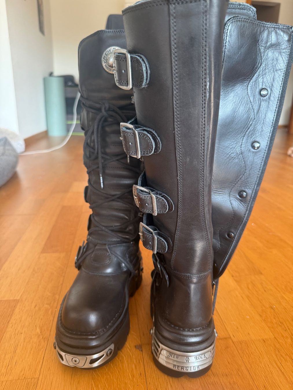 New Rock Scarpe da donna: Bottes New Rock – Usato da Boudry venduto da laetite 1