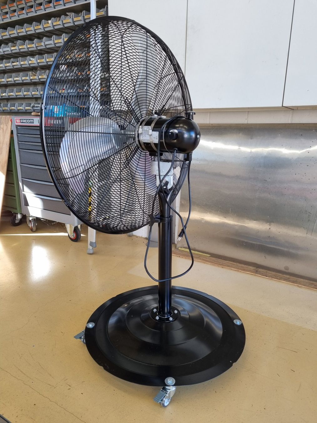 Ventilatoren: Ventilator 76 cm Durchmesser, Standmodell – Gebraucht aus Kriessern von Eddiemouse 2