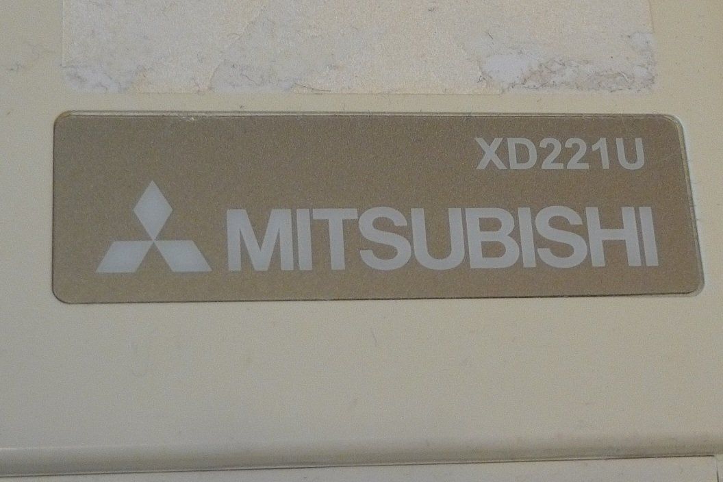 Mitsubishi Videoprojektoren: Beamer Mitsubishi-XD221U – Gebraucht aus Bern von bn1640 4
