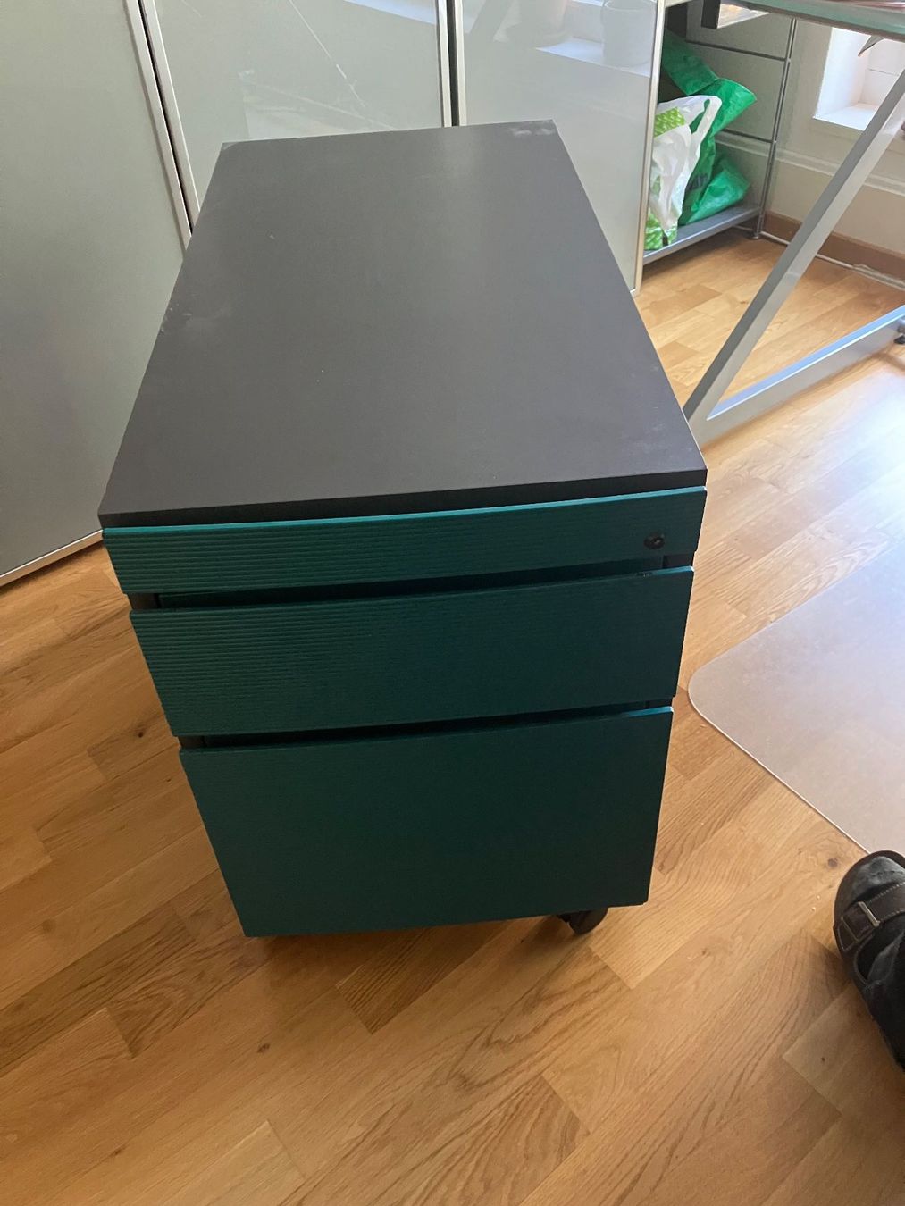 Schreibtische: Bürotisch mit Korpus – Gebraucht aus Zürich von freigut3 1