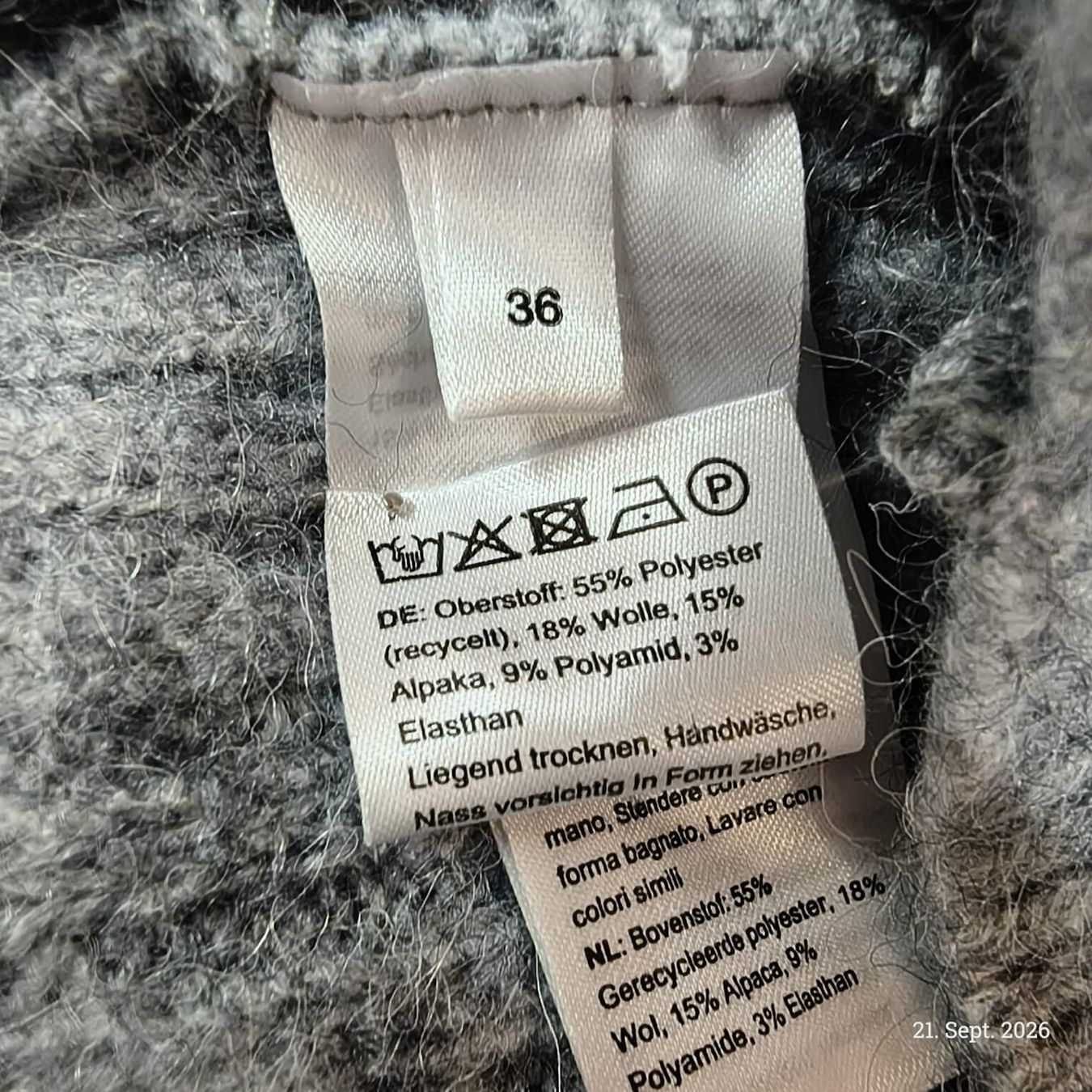 Maglioni & Felpe: Damen Pullover Edited grau mit Rüschen gebraucht – Usato da Emmetten venduto da SecondhandSiska 3