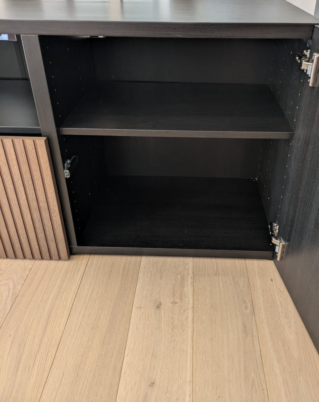 Ikea Mobili TV: IKEA BESTA Noir/Brun – Usato da Vessy venduto da Krono5 7