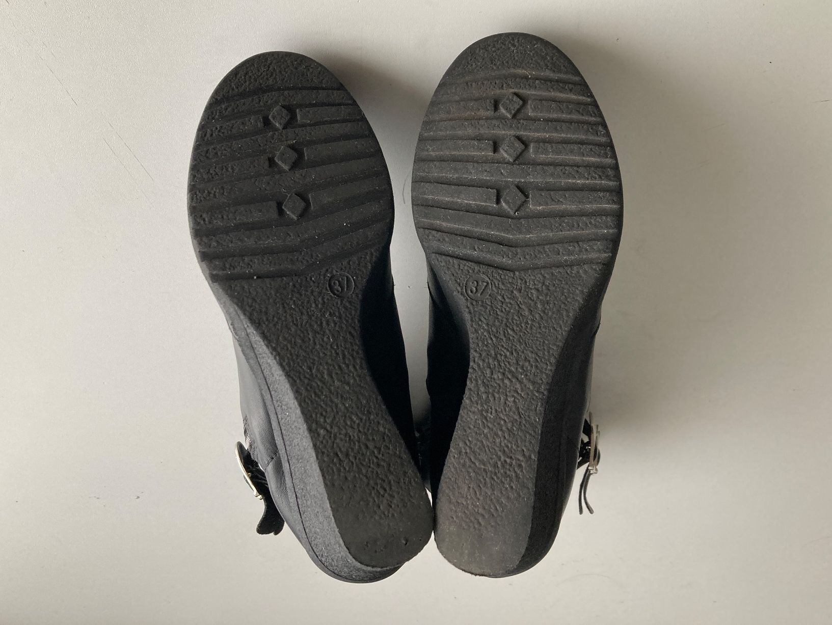 Esprit Scarpe da donna: ESPRIT Leder Keilstiefeletten Gr. 37 – Usato da Küsnacht ZH venduto da PLZoll 4