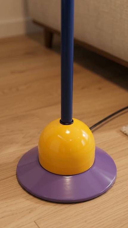 Lampade: Bunte Designer-Stehlampe LACRI – Usato da mühlau venduto da MoonCrypto 3